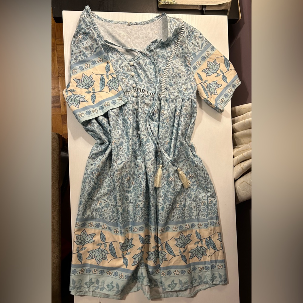 Floral flowy midi boho V neck dress small/medium